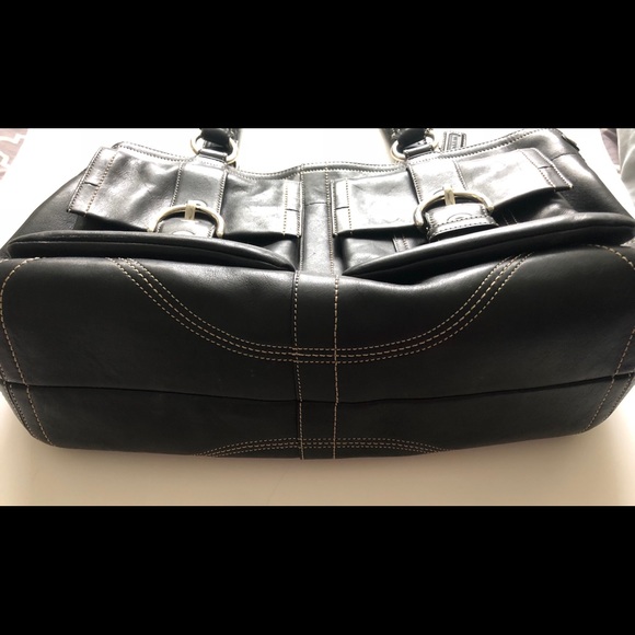 Large Coach black leather handbag - Picture 3 of 8